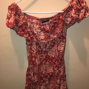 Off the should romper